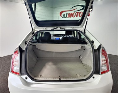 2013 Toyota Prius - Thumbnail