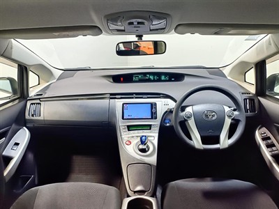2013 Toyota Prius - Thumbnail