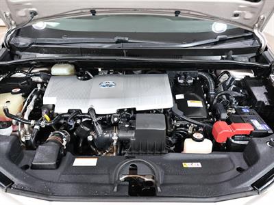 2017 Toyota Prius - Thumbnail