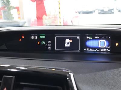 2017 Toyota Prius - Thumbnail