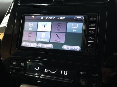 2017 Toyota Prius - Thumbnail
