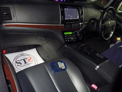 2013 Toyota Estima - Thumbnail