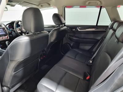 2017 Subaru Outback - Thumbnail