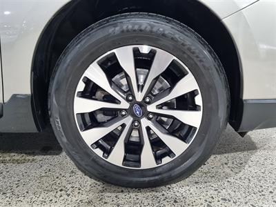 2017 Subaru Outback - Thumbnail