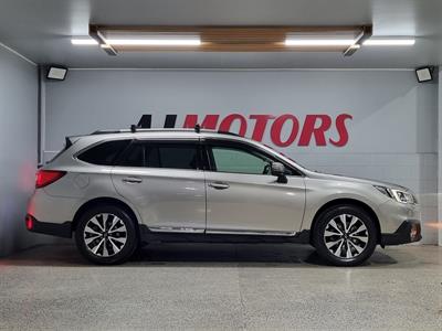 2017 Subaru Outback - Thumbnail