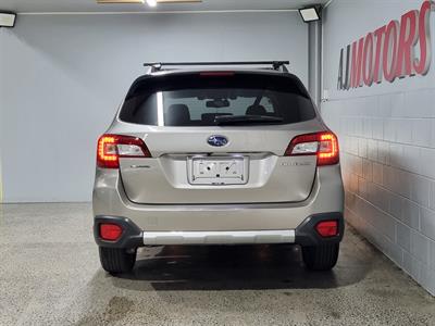 2017 Subaru Outback - Thumbnail