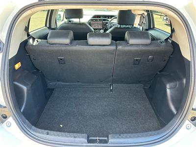 2016 Toyota Aqua - Thumbnail