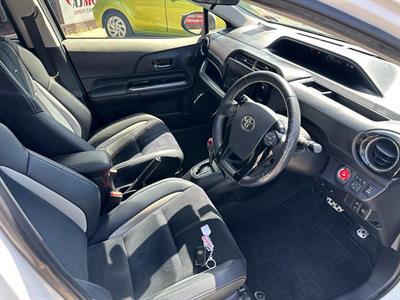 2016 Toyota Aqua - Thumbnail