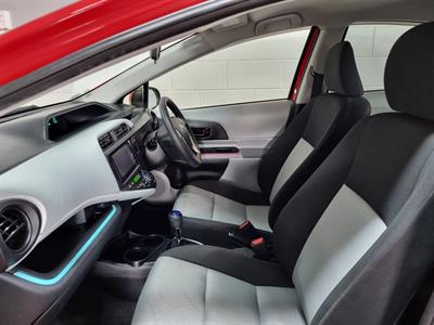 2013 Toyota Aqua - Thumbnail