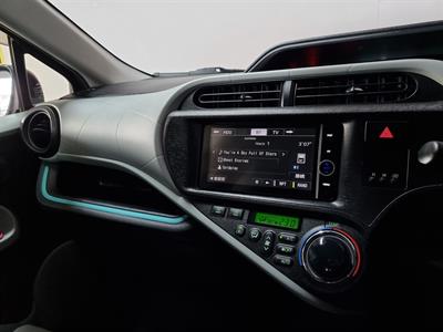 2013 Toyota Aqua - Thumbnail