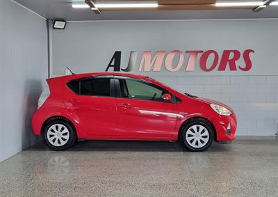 2013 Toyota Aqua - Thumbnail