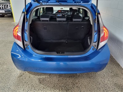 2016 Toyota Aqua - Thumbnail