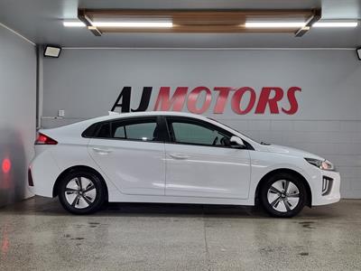 2022 Hyundai IONIQ - Thumbnail