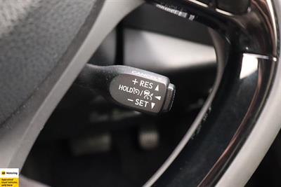 2019 Toyota C-HR - Thumbnail