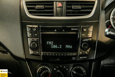 2016 Suzuki Swift - Thumbnail