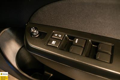 2016 Suzuki Swift - Thumbnail