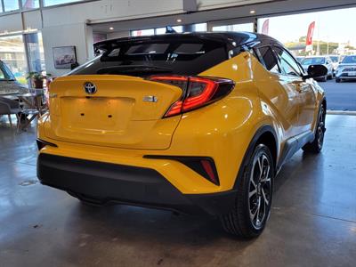 2018 Toyota C-HR - Thumbnail
