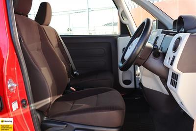 2013 Toyota Porte - Thumbnail