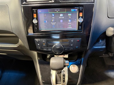 2015 Nissan Serena - Thumbnail