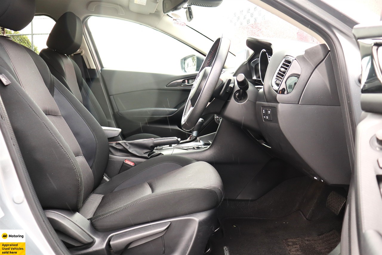 2014 Mazda Axela
