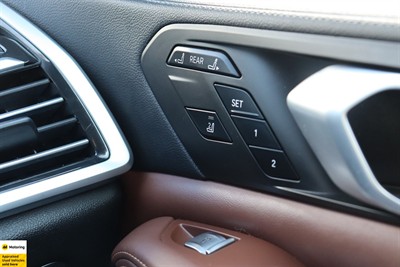 2020 BMW X7 - Thumbnail