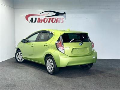 2015 Toyota Aqua - Thumbnail