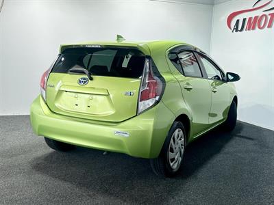 2015 Toyota Aqua - Thumbnail