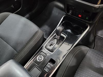 2022 Mitsubishi Outlander - Thumbnail