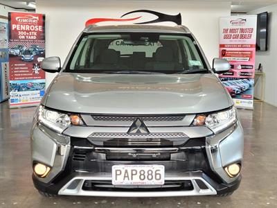 2022 Mitsubishi Outlander - Thumbnail