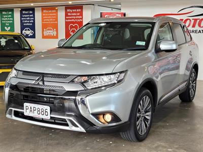 2022 Mitsubishi Outlander - Thumbnail