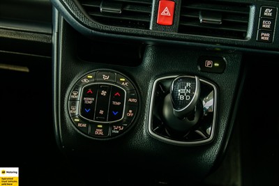 2014 Toyota Noah - Thumbnail