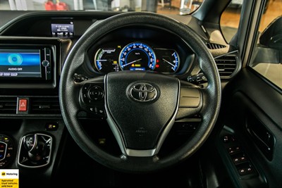 2014 Toyota Noah - Thumbnail