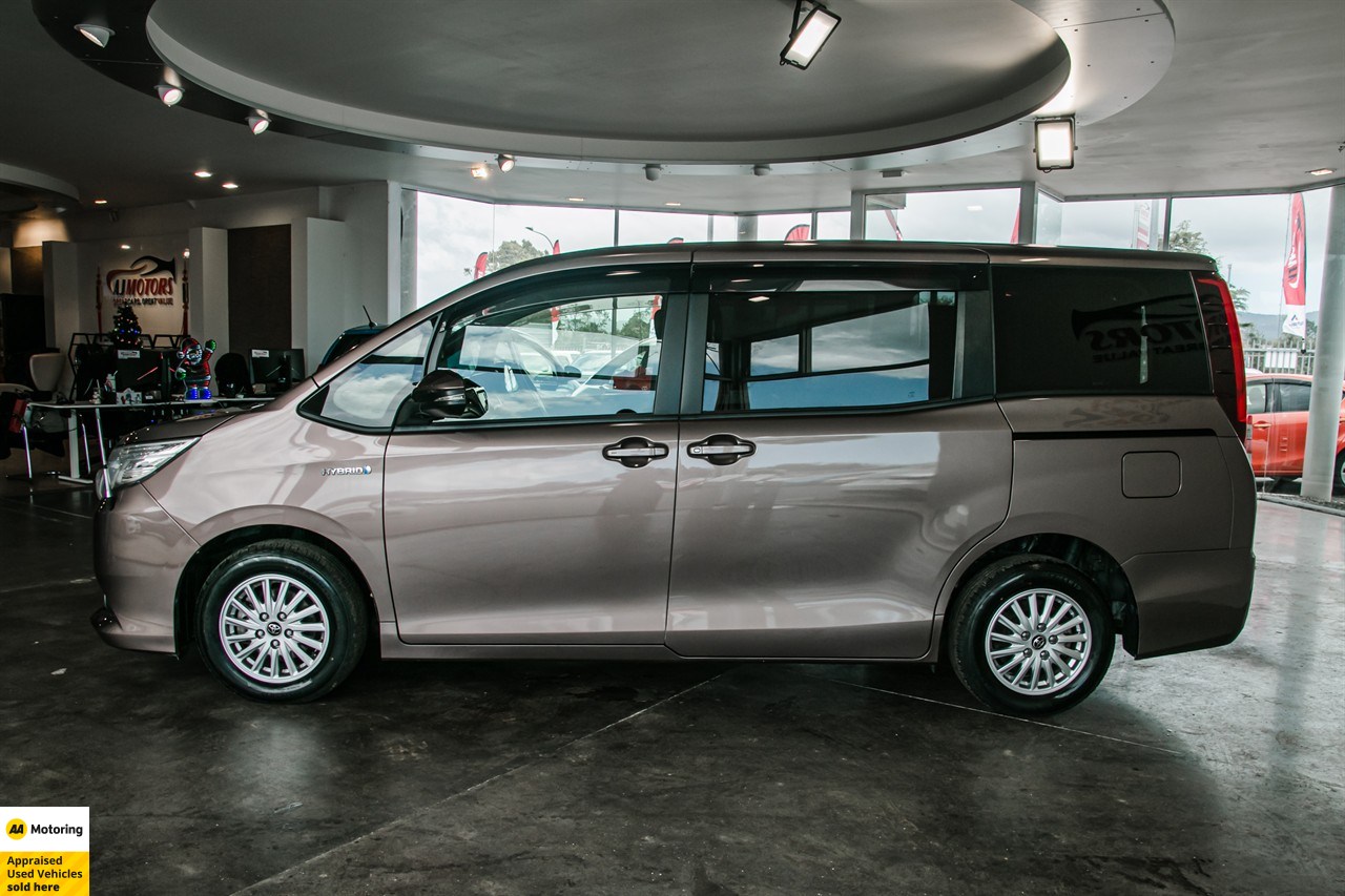 2014 Toyota Noah