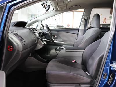 2012 Toyota Prius - Thumbnail