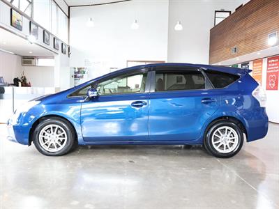 2012 Toyota Prius - Thumbnail