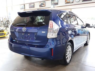2012 Toyota Prius - Thumbnail