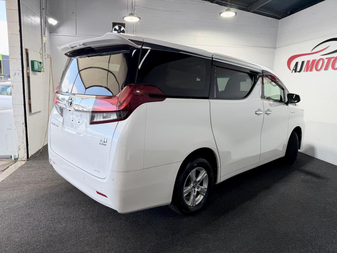 2015 Toyota Alphard
