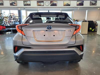 2018 Toyota C-HR - Thumbnail