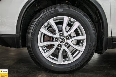 2017 Nissan X-Trail - Thumbnail