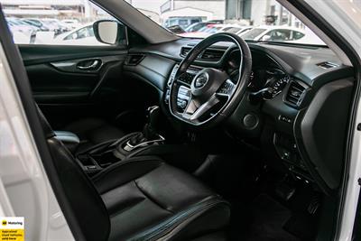 2017 Nissan X-Trail - Thumbnail