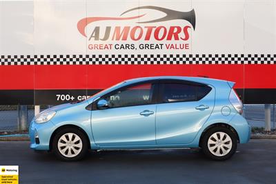 2013 Toyota Aqua - Thumbnail