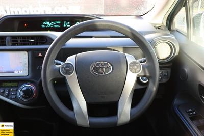 2013 Toyota Aqua - Thumbnail