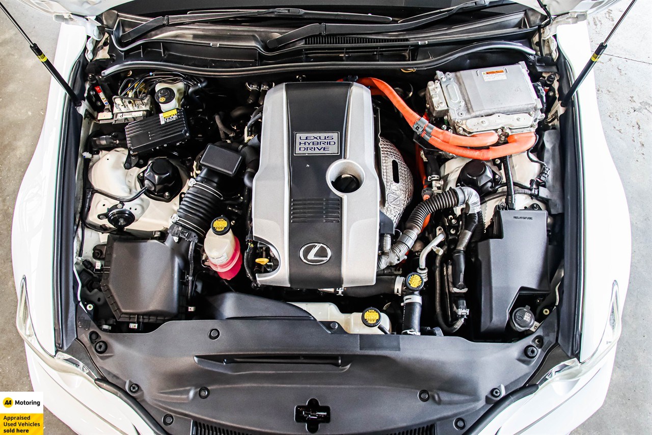 2013 Lexus IS 300h