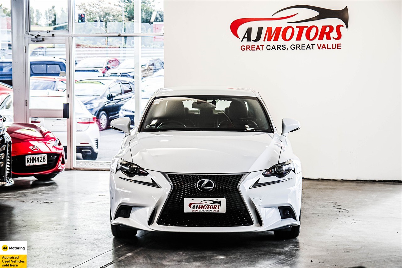 2013 Lexus IS 300h