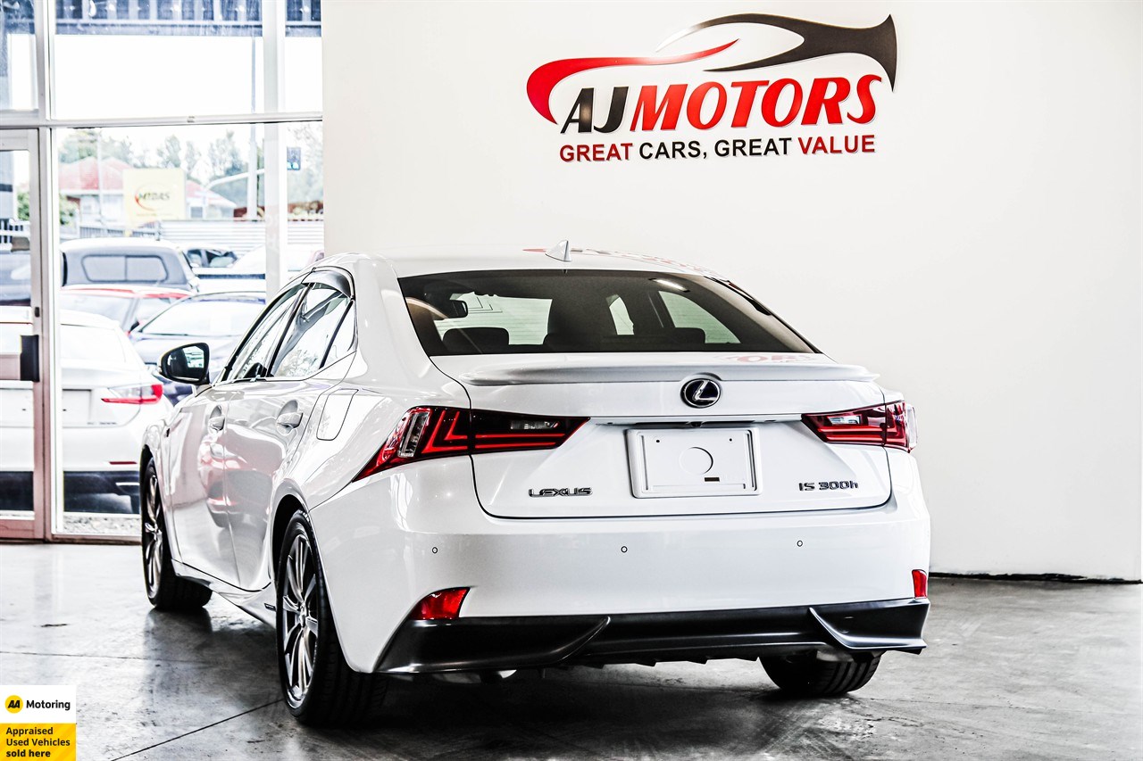 2013 Lexus IS 300h