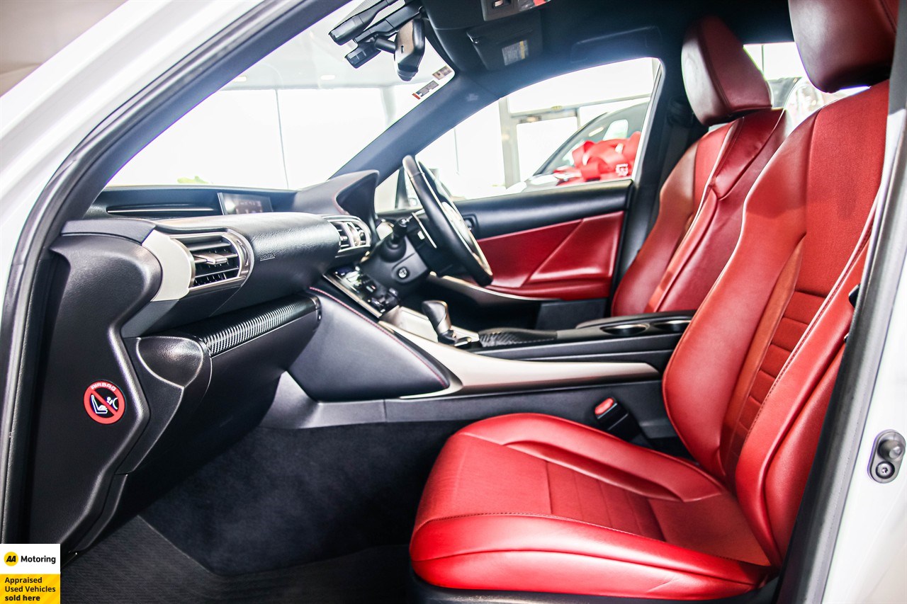 2013 Lexus IS 300h