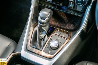 2019 Toyota RAV4 - Thumbnail