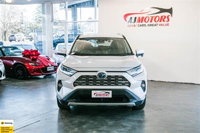 2019 Toyota RAV4 - Thumbnail