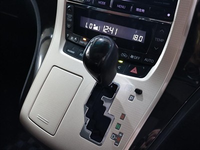 2015 Toyota Alphard - Thumbnail