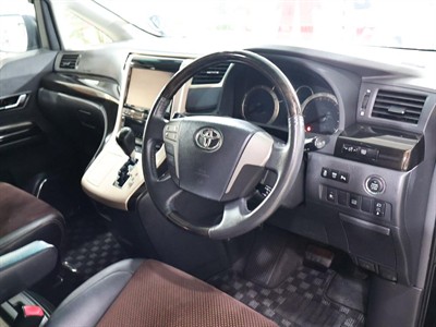 2015 Toyota Alphard - Thumbnail